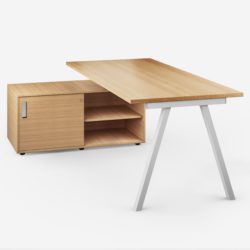 Desk with a helper with metal legs